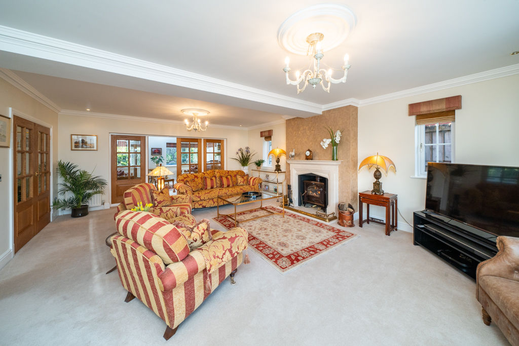 LOUNGE- click for photo gallery